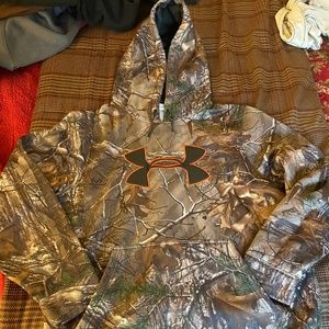 Men’s Under Armour camo storm hoodie/ sweatshirt size M
